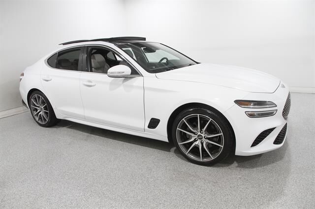 2022 Genesis G70 2.0T — photo 1 of 20