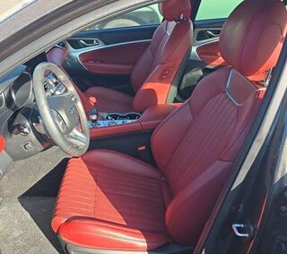2023 Genesis G70 2.0T — photo 1 of 2