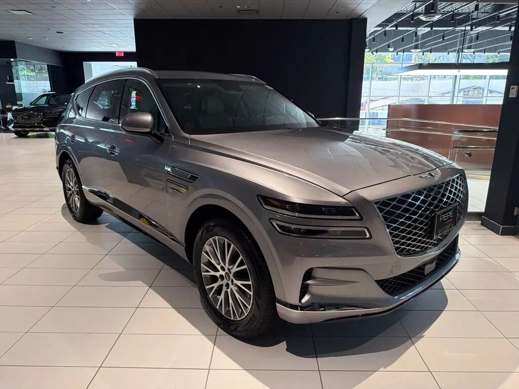 2024 Genesis GV80 2.5T — photo 1 of 13