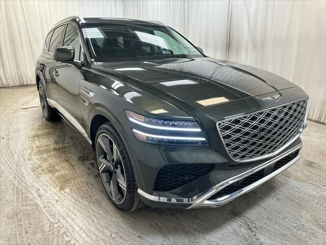 2025 Genesis GV80 2.5T Prestige — photo 1 of 13