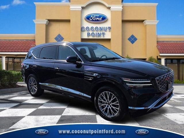 2025 Genesis GV80 2.5T Standard — photo 1 of 13