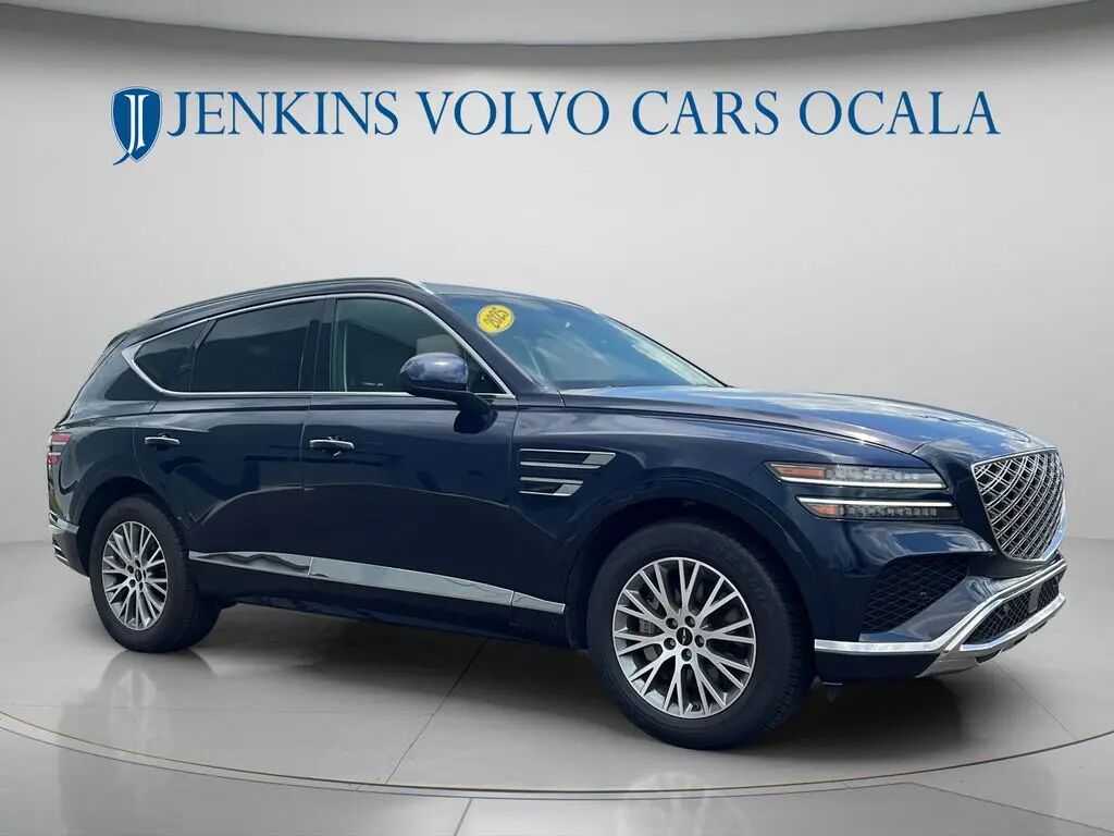 2025 Genesis GV80 2.5T Standard — photo 1 of 13