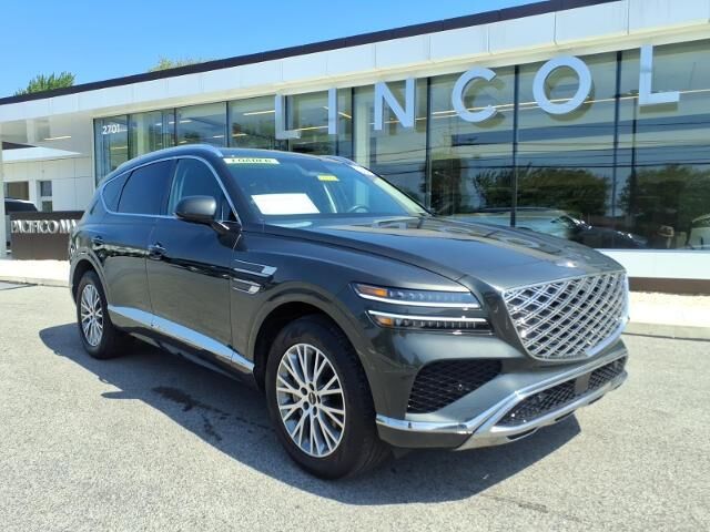 2025 Genesis GV80 2.5T Standard — photo 1 of 39