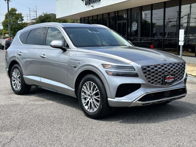 2025 Genesis GV80 2.5T Standard — photo 1 of 13