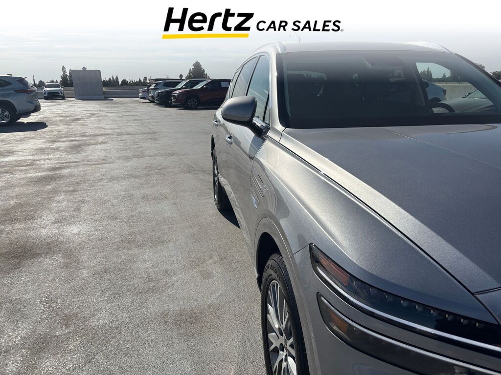 2026 Genesis GV80 2.5T — photo 1 of 11