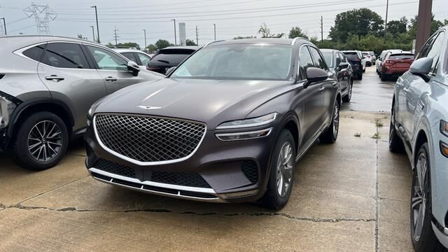 2023 Genesis GV70 2.5T Standard — photo 1 of 15