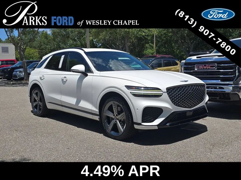2023 Genesis GV70 2.5T Standard — photo 1 of 16