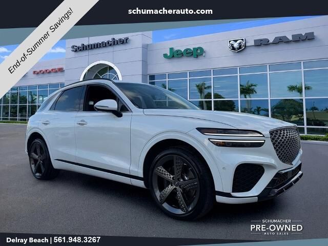 2025 Genesis GV70 2.5T Standard — photo 1 of 13