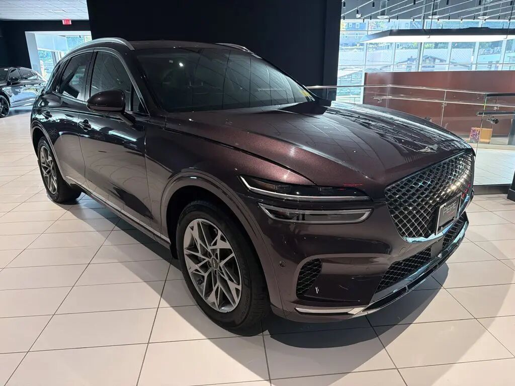 2023 Genesis GV70 2.5T Standard — photo 1 of 4