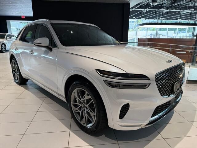 2023 Genesis GV70 2.5T Standard — photo 1 of 13