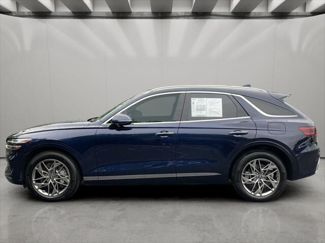 2023 Genesis GV70 2.5T Standard — photo 1 of 35