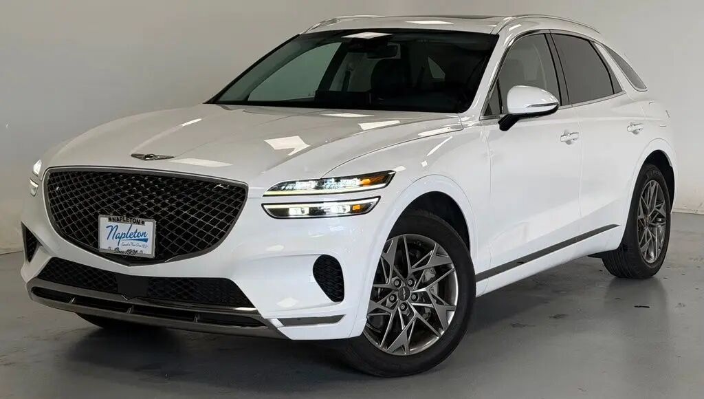 2023 Genesis GV70 2.5T Standard — photo 1 of 13