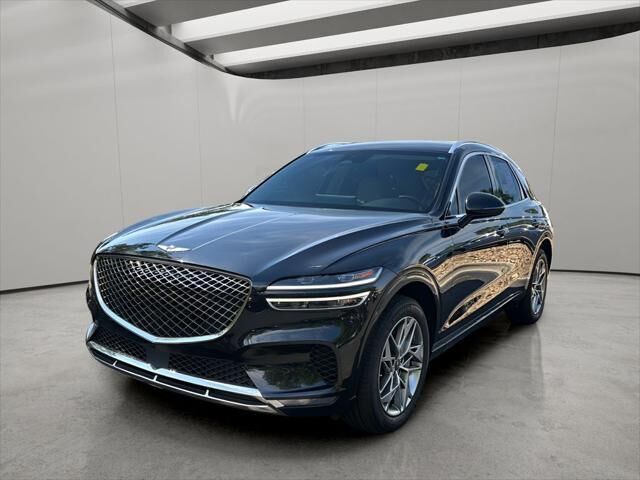2025 Genesis GV70 2.5T Standard — photo 1 of 13