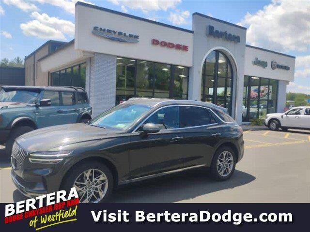 2025 Genesis GV70 2.5T Standard — photo 1 of 43