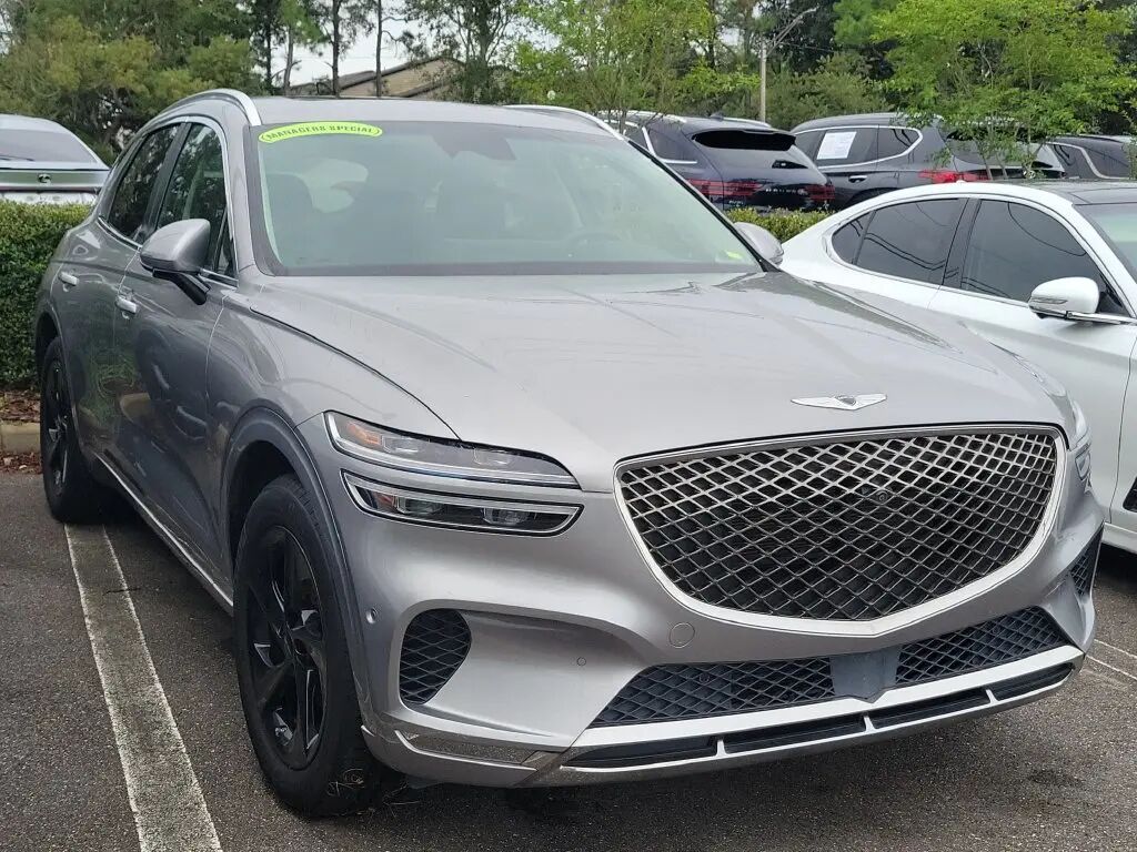 2022 Genesis GV70 2.5T Standard — photo 1 of 13