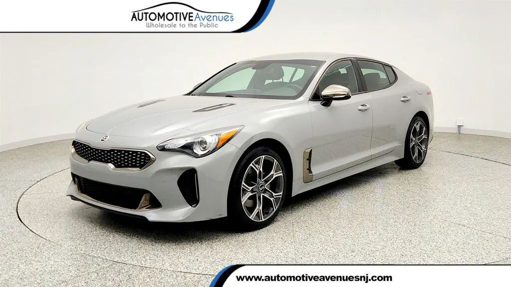 2021 Kia Stinger GT-Line — photo 1 of 26