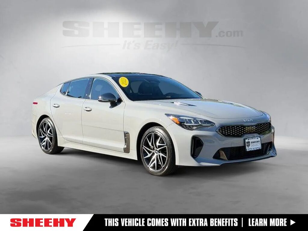 2023 Kia Stinger GT-Line — photo 1 of 12
