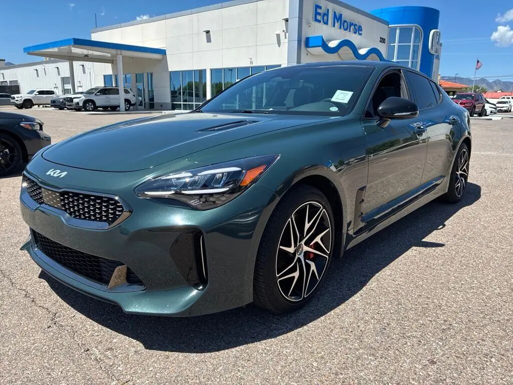 2023 Kia Stinger GT-Line — photo 1 of 26