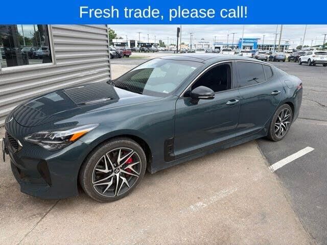 2023 Kia Stinger GT-Line — photo 1 of 14