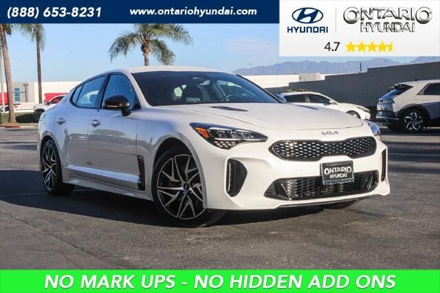 2023 Kia Stinger GT-Line — photo 1 of 13