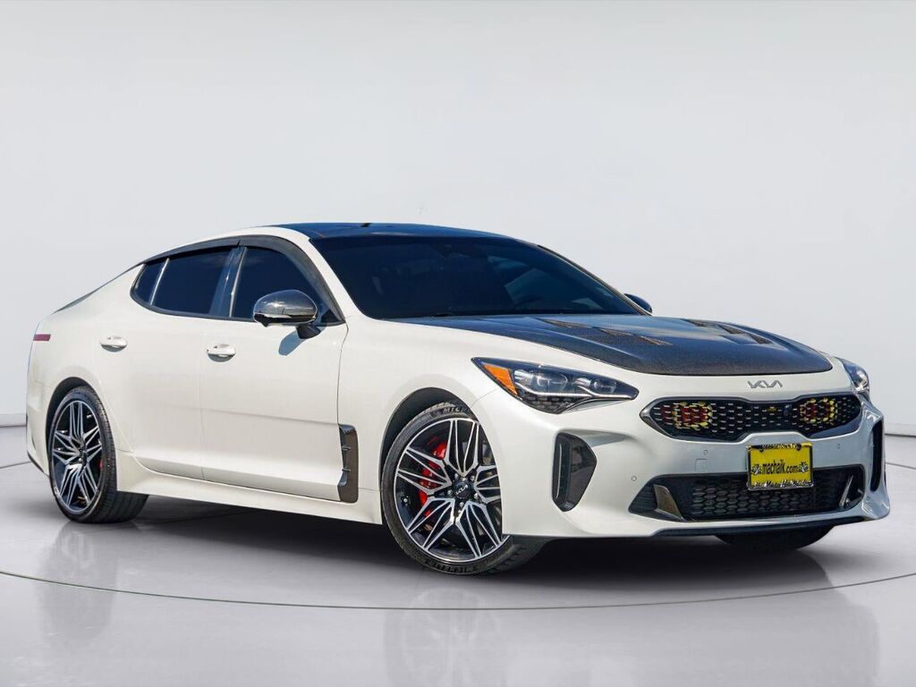 2022 Kia Stinger GT2 — photo 1 of 2