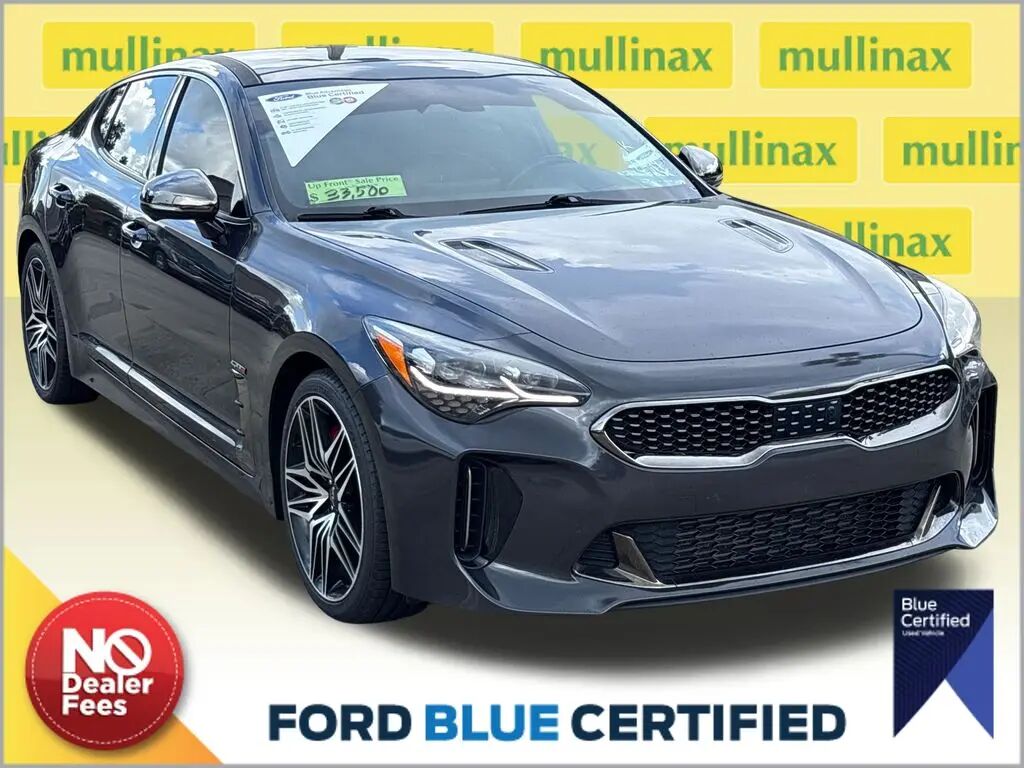 2022 Kia Stinger GT2 — photo 1 of 10