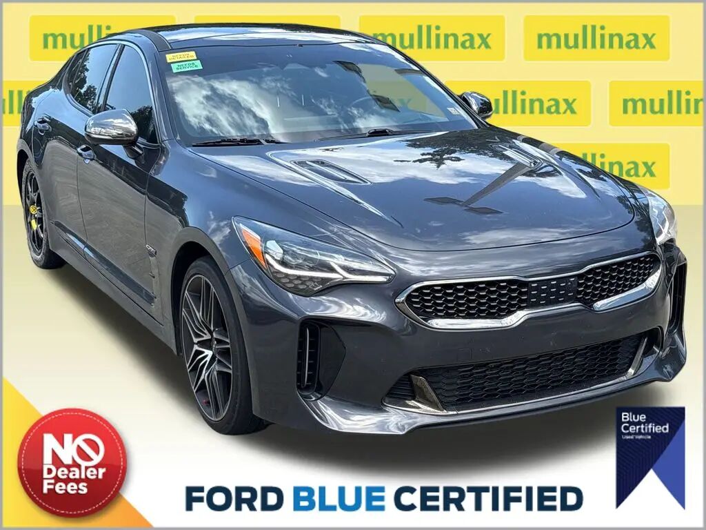 2022 Kia Stinger GT2 — photo 1 of 10