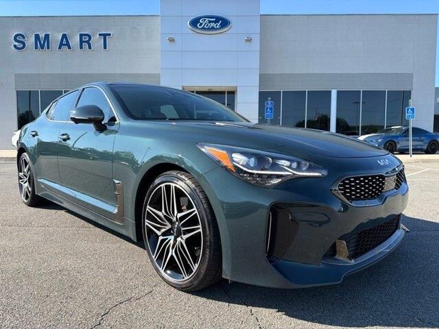 2022 Kia Stinger GT2 — photo 1 of 14