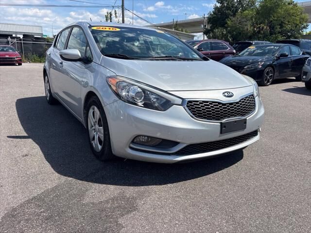 2016 Kia Forte5 LX — photo 1 of 13