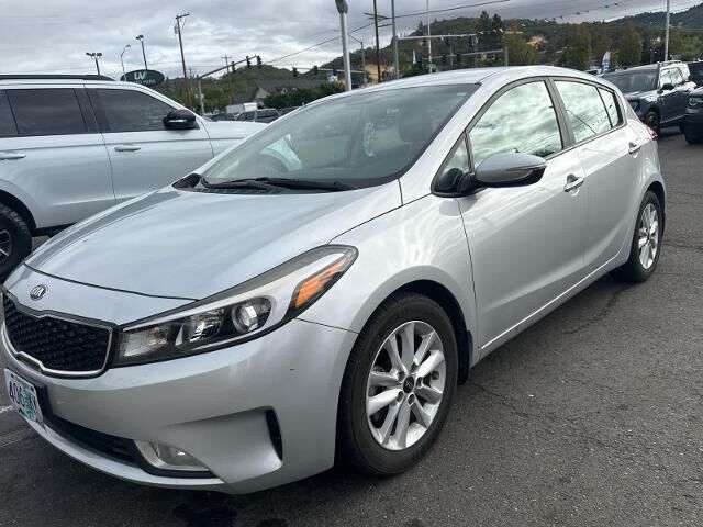 2017 Kia Forte5 LX — photo 1 of 26