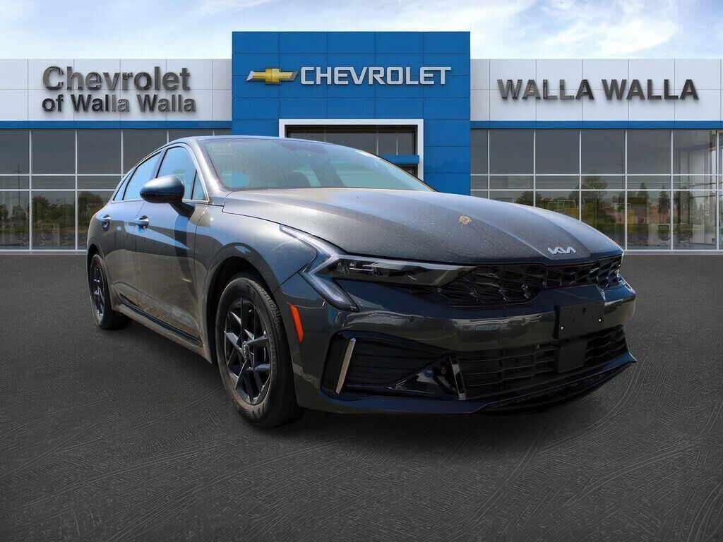 2025 Kia K5 LXS — photo 1 of 13