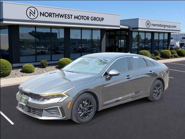 2025 Kia K5 LXS — photo 1 of 39