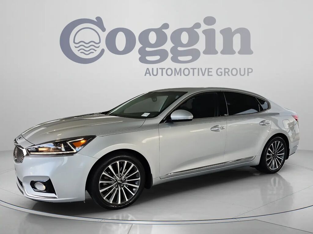 2018 Kia Cadenza Premium — photo 1 of 14