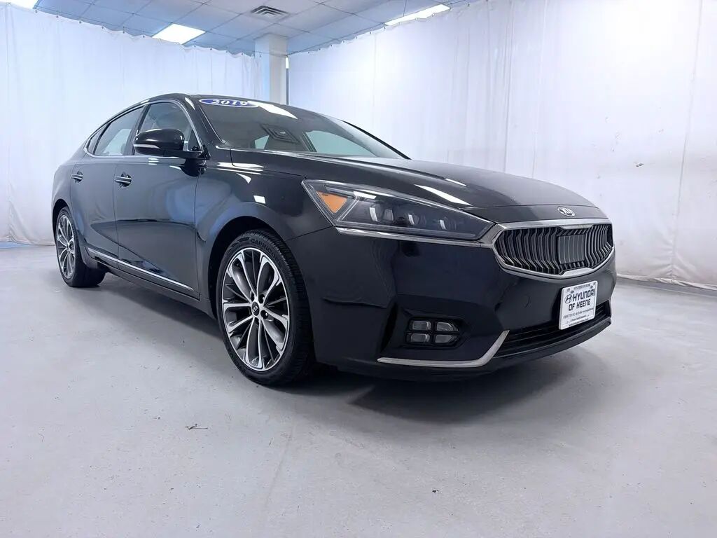 2019 Kia Cadenza Technology — photo 1 of 13