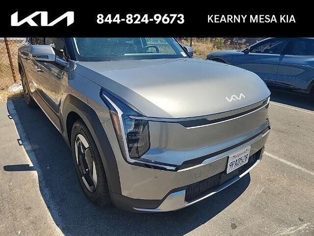 2024 Kia EV9 Light — photo 1 of 12