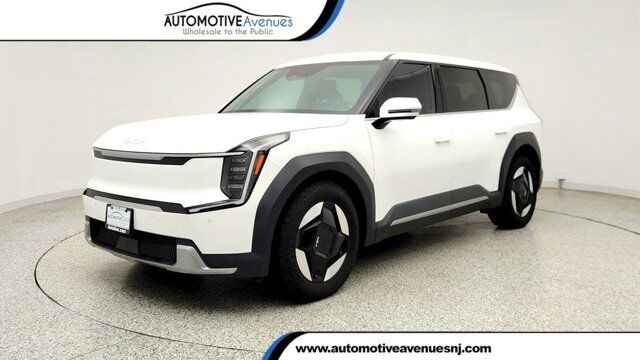 2024 Kia EV9 Light Long Range — photo 1 of 13