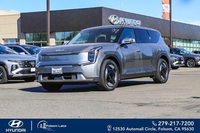 2024 Kia EV9 Light Long Range