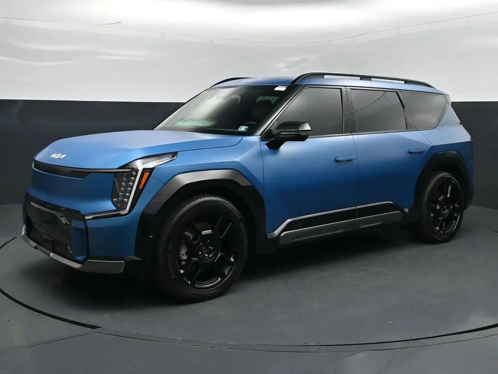 2024 Kia EV9 GT-Line — photo 1 of 13