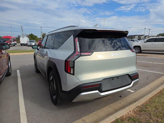 2024 Kia EV9 Wind