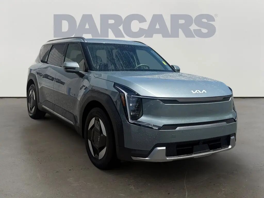 2024 Kia EV9 Wind — photo 1 of 13