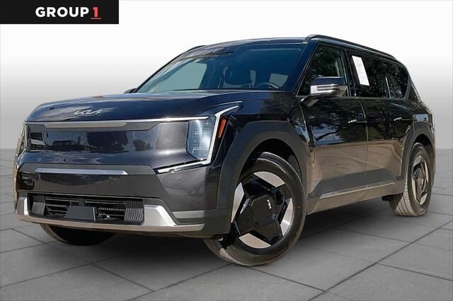 2024 Kia EV9 Wind — photo 1 of 13
