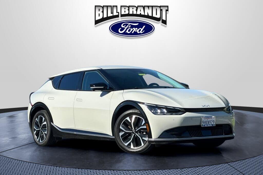 2023 Kia EV6 Wind — photo 1 of 1
