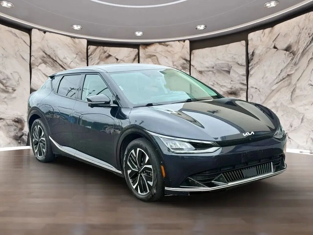 2022 Kia EV6 Wind — photo 1 of 13