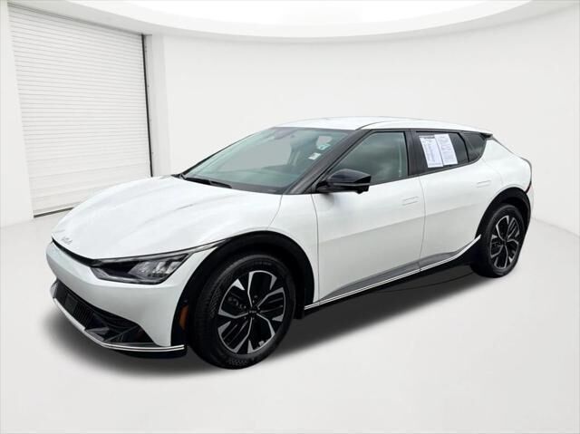 2023 Kia EV6 Wind — photo 1 of 39
