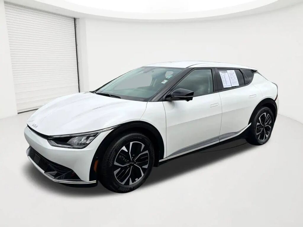 2023 Kia EV6 Wind — photo 1 of 13