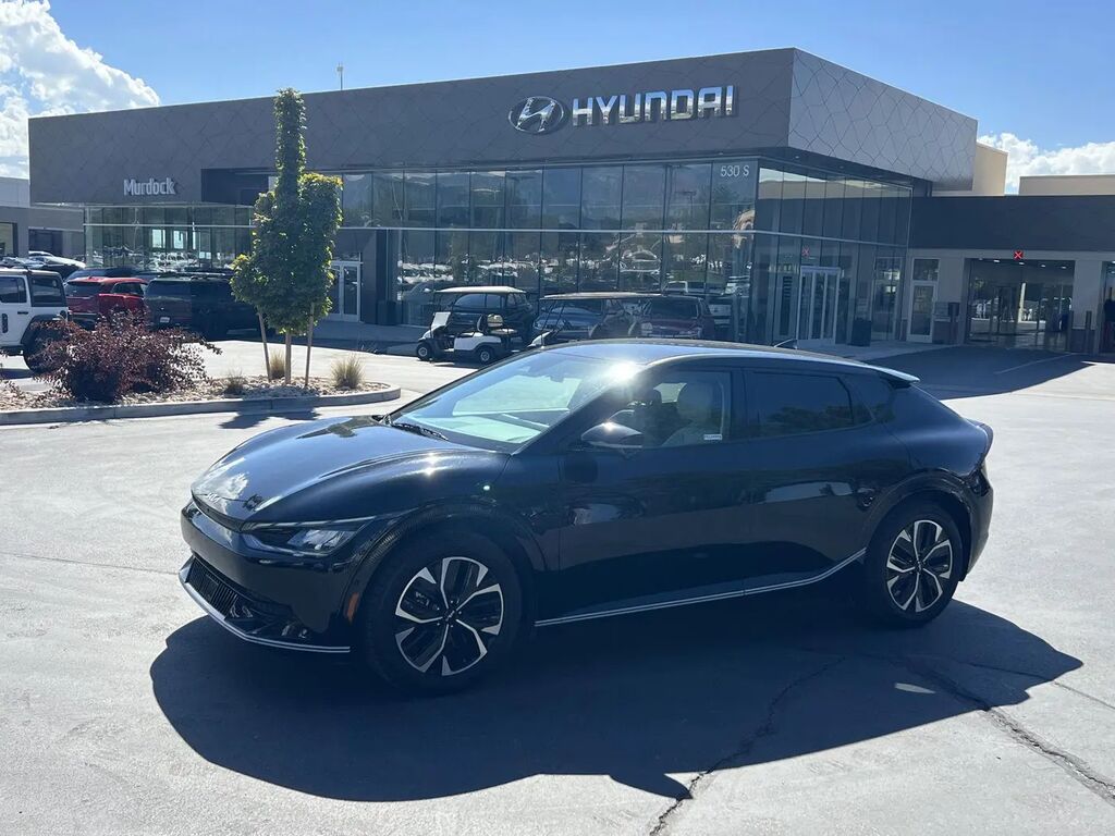 2023 Kia EV6 Wind — photo 1 of 13