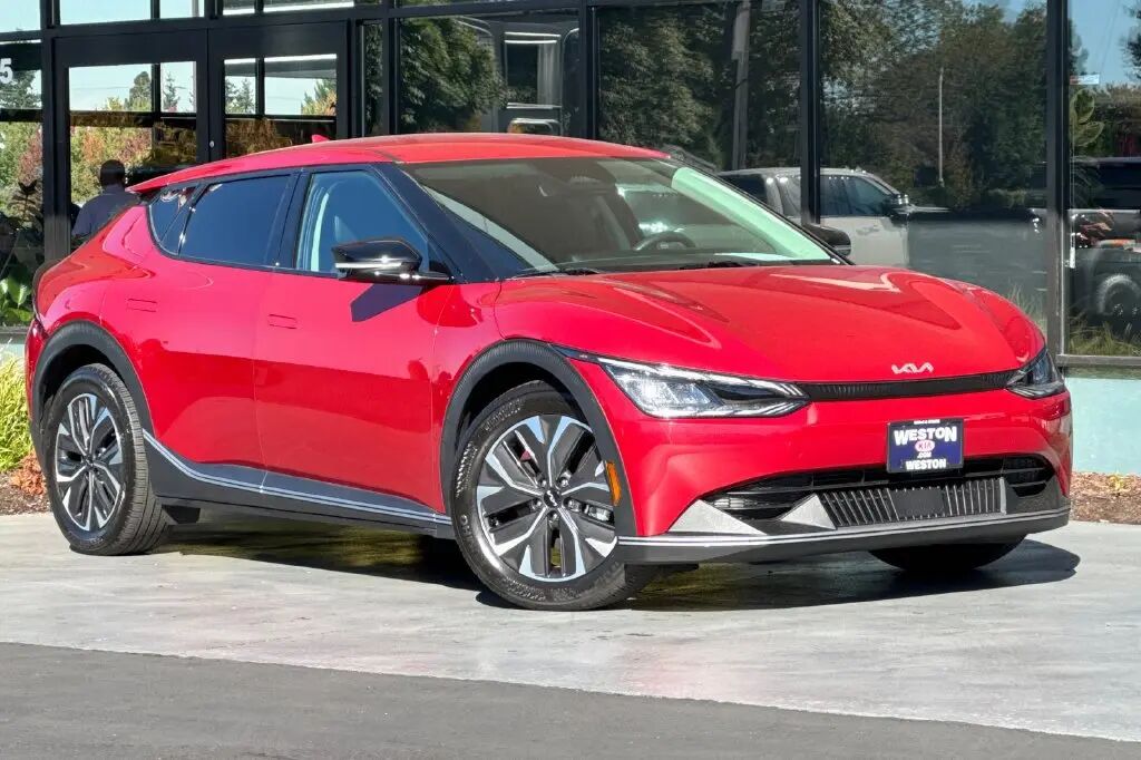 2024 Kia EV6 Wind — photo 1 of 13