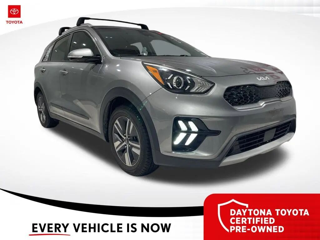 2022 Kia Niro EX Premium — photo 1 of 10