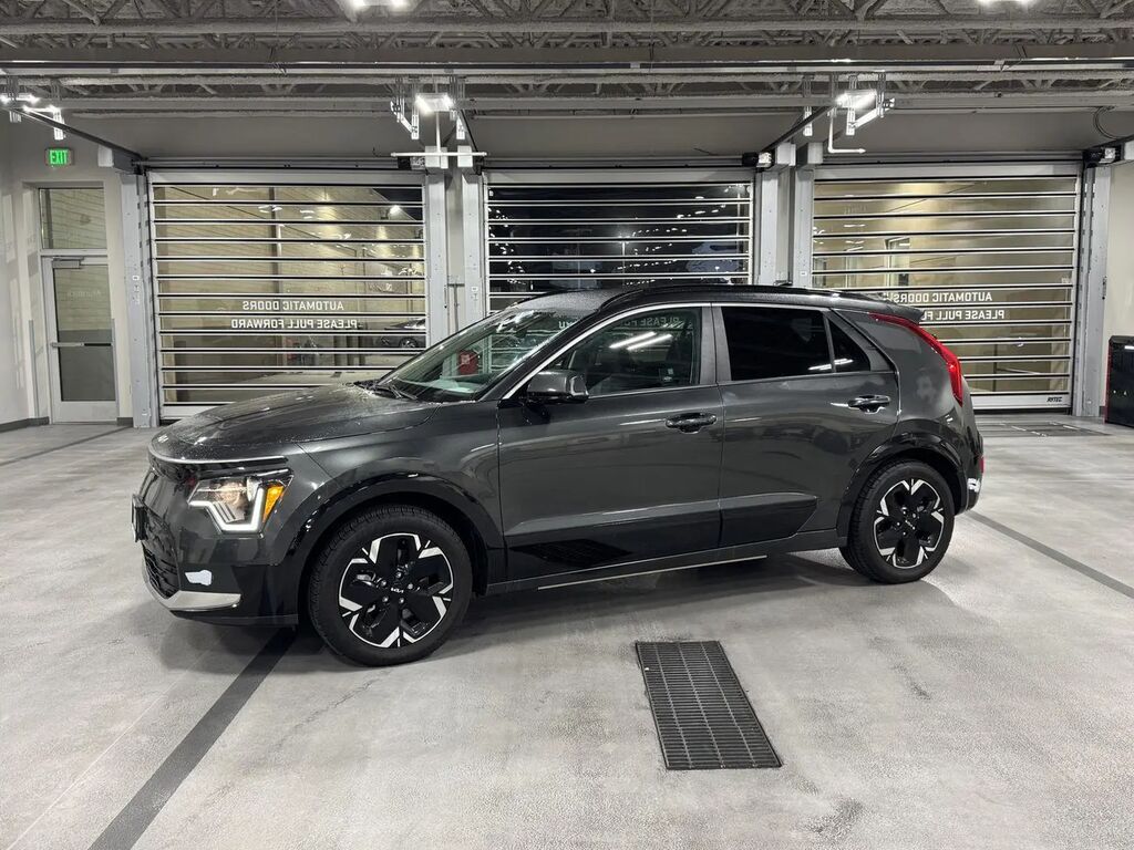 2023 Kia Niro EV Wind — photo 1 of 13
