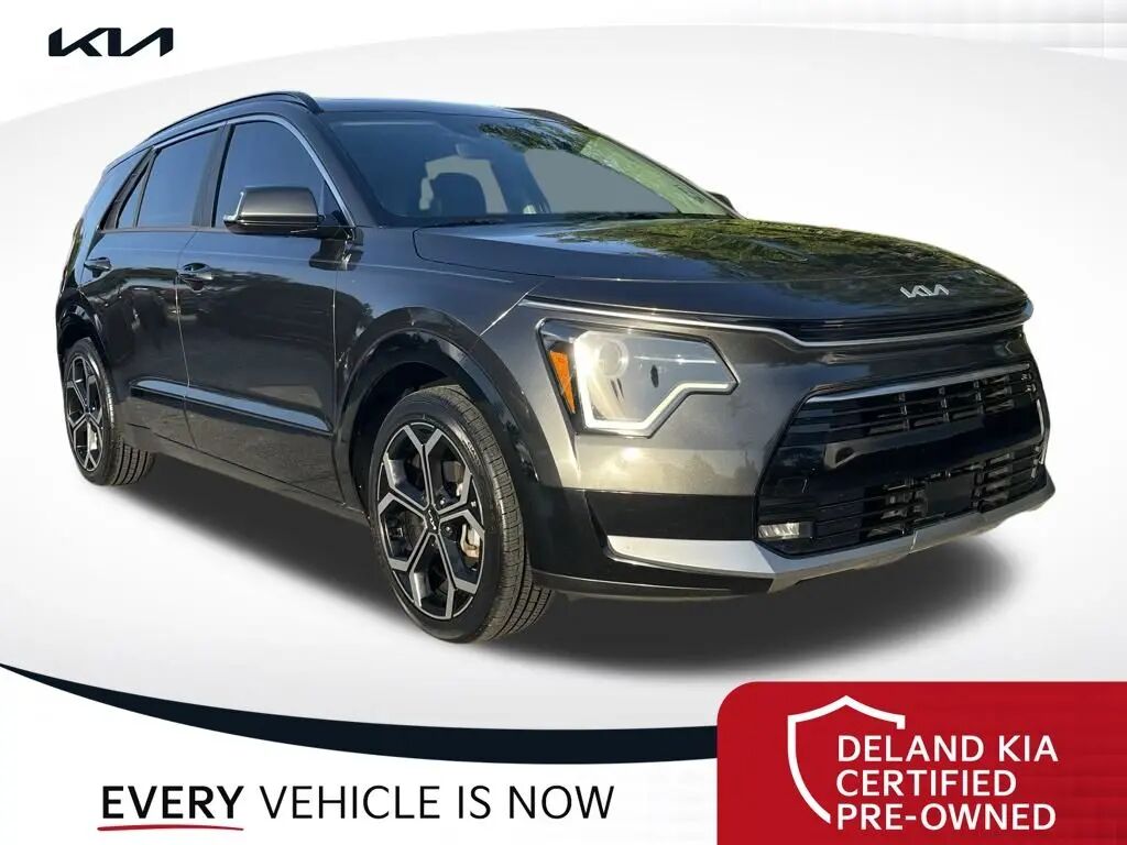 2023 Kia Niro EX Touring — photo 1 of 13